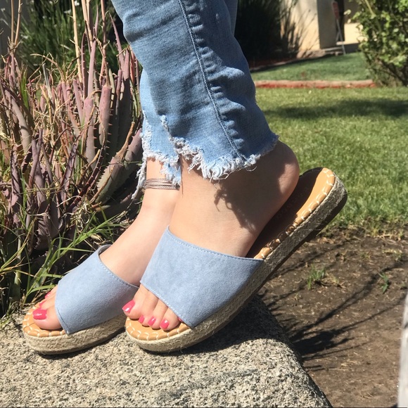 💙 ESPADRILLE SLIDES💙 - Picture 4 of 5